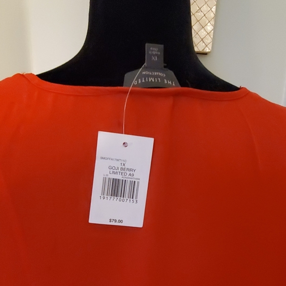 NEW The Limited collection- Women's dress shirt 1X - Picture 3 of 7